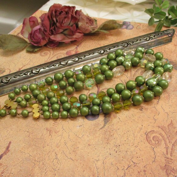 DE MARIO Three Strand Satin Green Aurora Borealis Rock Crystal Bead Necklace - Picture 14 of 14
